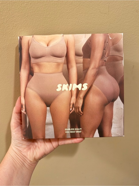 SKIMS Other - SKIMS Seamless Sculpt High Waist Brief - Sienna